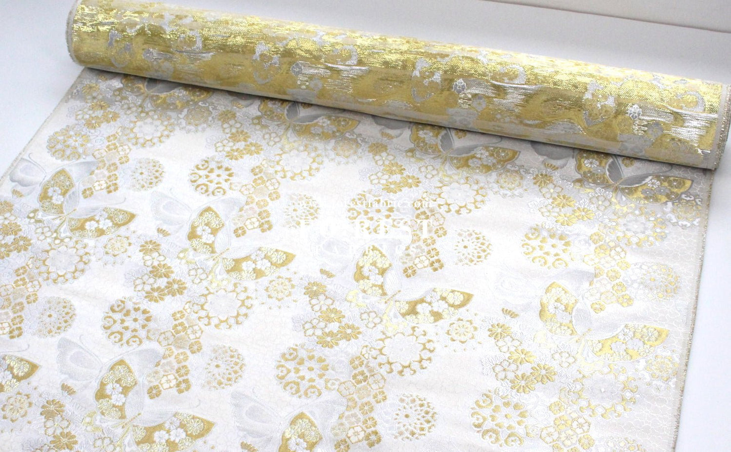 Gold Brocade - Butterfly fabric White - FO:REST Fabric 布恩堂Liberty fabrictana lawnjapanese fabricykk zipper
