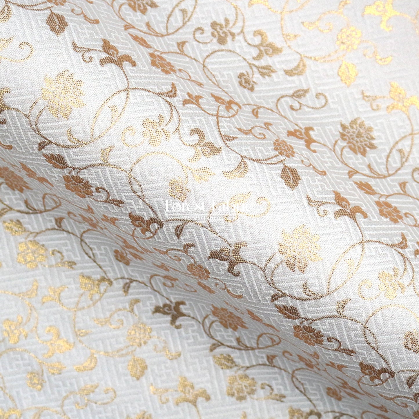 Gold Brocade - Rose vine fabric White - FO:REST Fabric 布恩堂Liberty fabrictana lawnjapanese fabricykk zipper