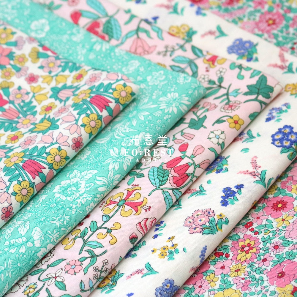 Quilting Liberty - Sunrise Emily Silhouette Flower Lt.green Lasenby Cotton