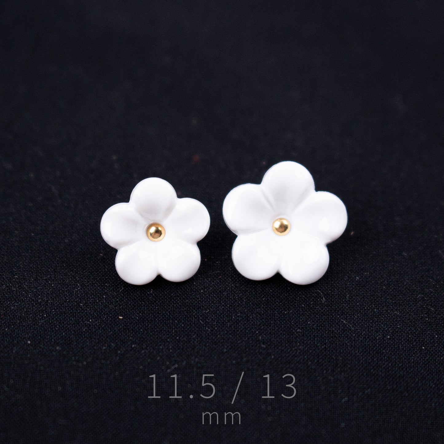 11.5 13mm Jasmine Buttons