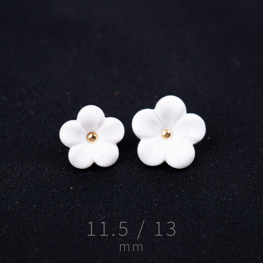11.5 13mm Jasmine Buttons