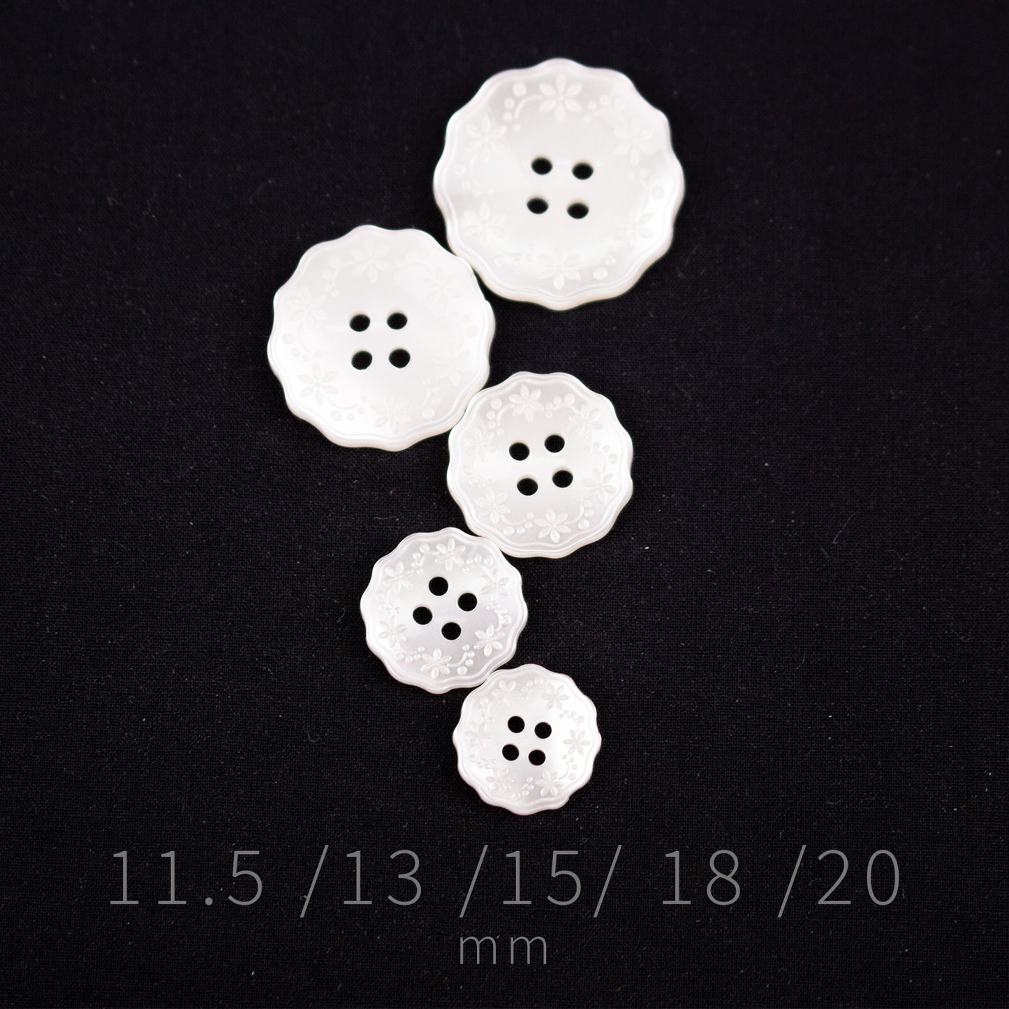 11.5 13 15 18 20mm Embossed Floral Buttons