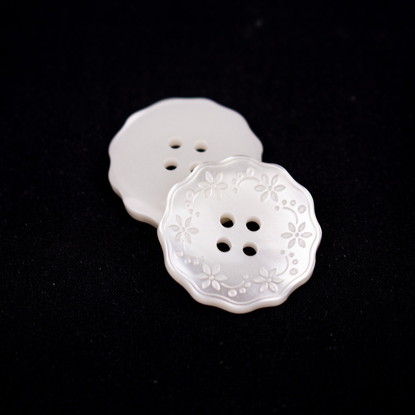11.5 13 15 18 20mm Embossed Floral Buttons