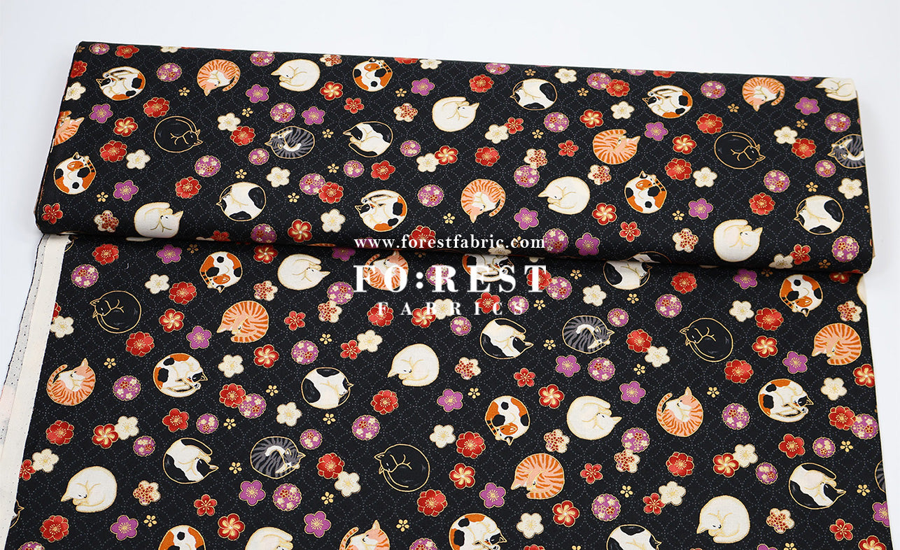 cotton - Lazy Cats with metallic fabric