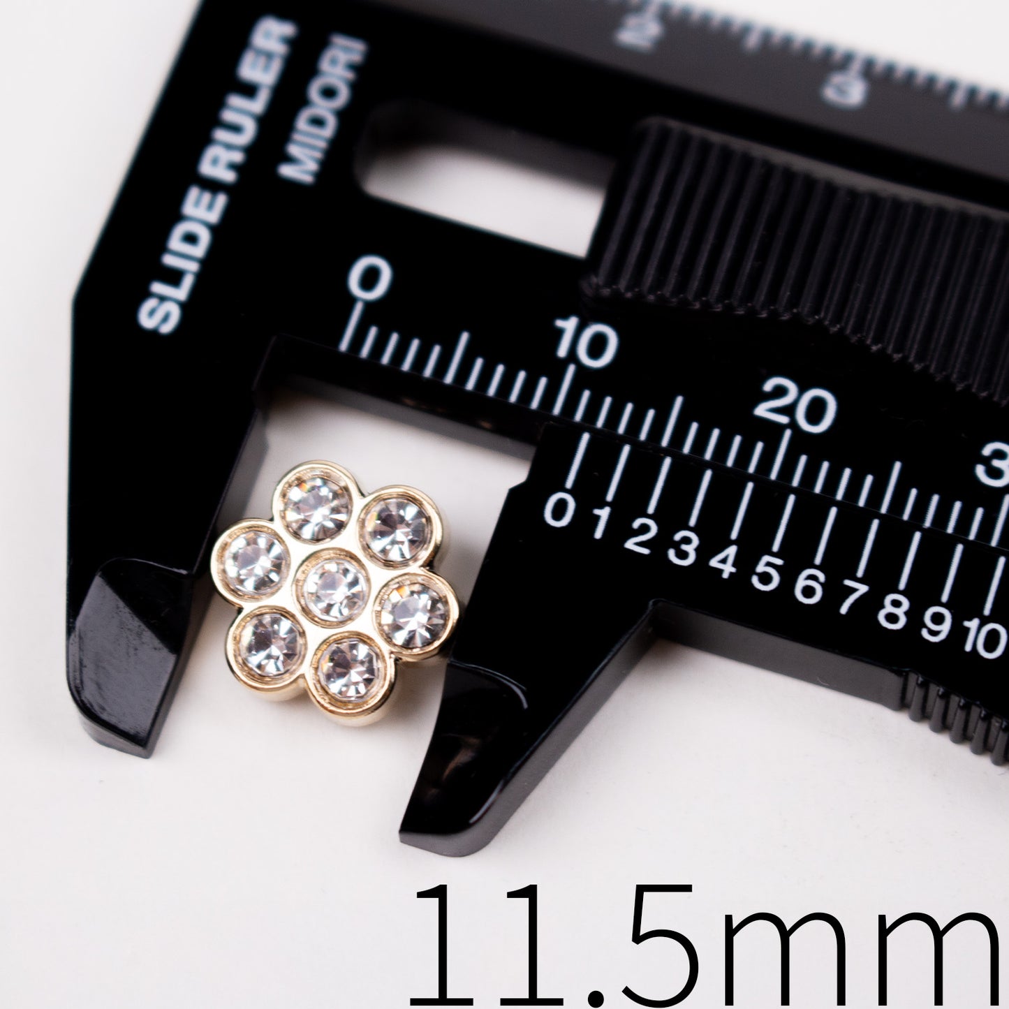 11.5mm Six-Leaf Clover Buttons
