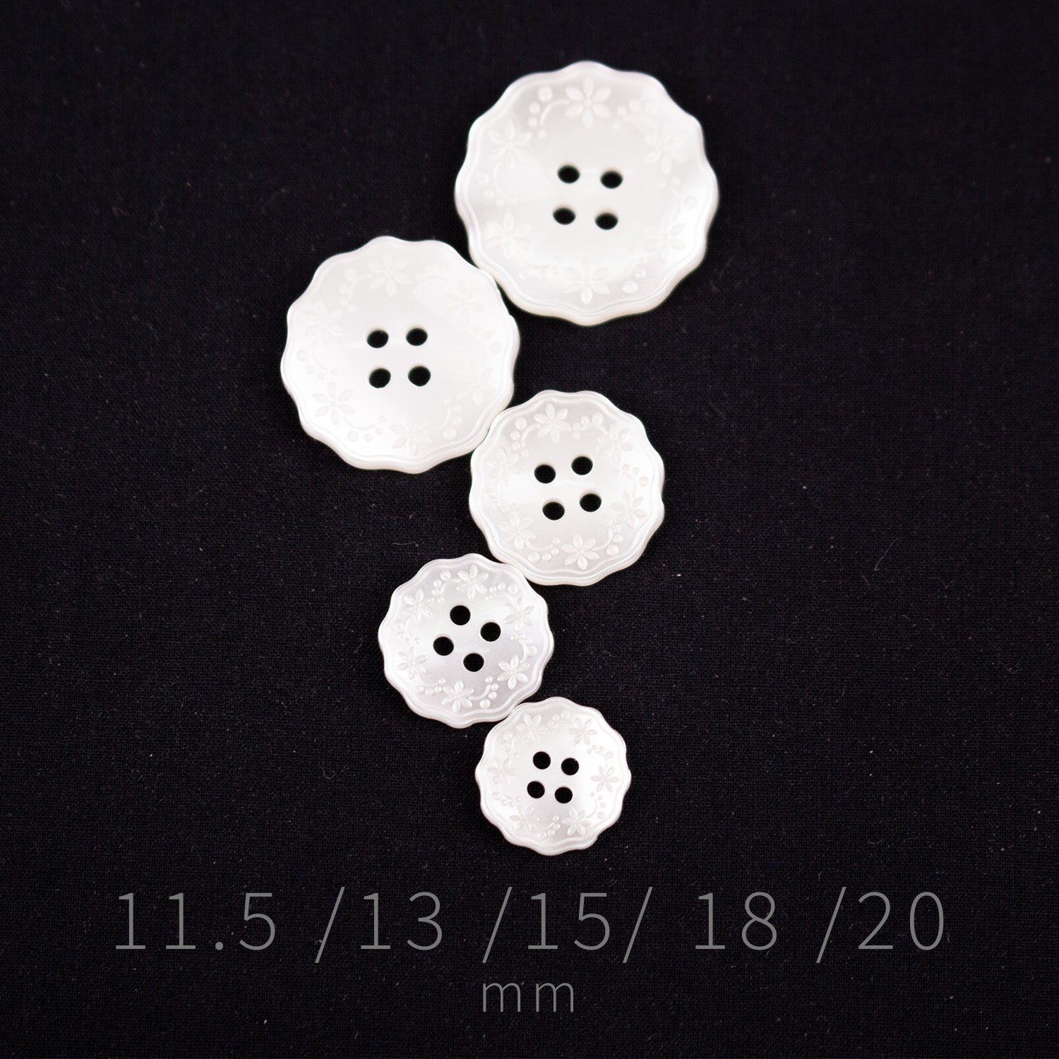 11.5 13 15 18 20mm Embossed Floral Buttons - FO:REST Fabric 布恩堂Liberty fabrictana lawnjapanese fabricykk zipper