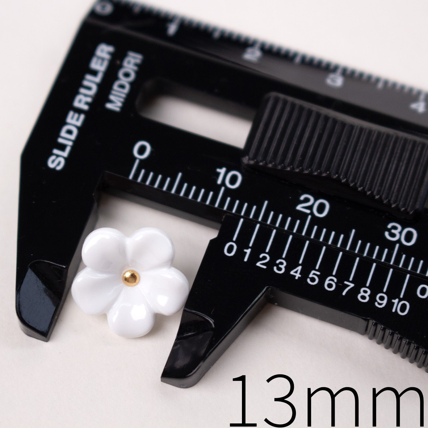 11.5 13mm Jasmine Buttons - FO:REST Fabric 布恩堂Liberty fabrictana lawnjapanese fabricykk zipper