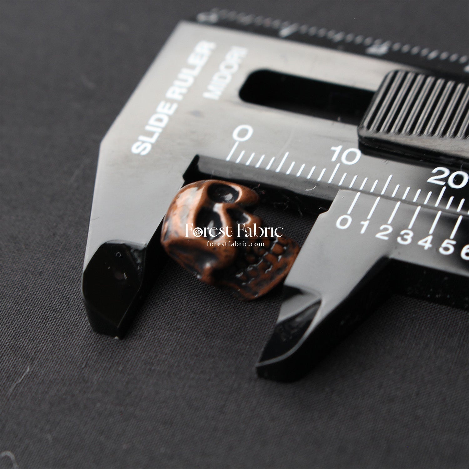13mm Skull Buttons - FO:REST Fabric 布恩堂Liberty fabrictana lawnjapanese fabricykk zipper