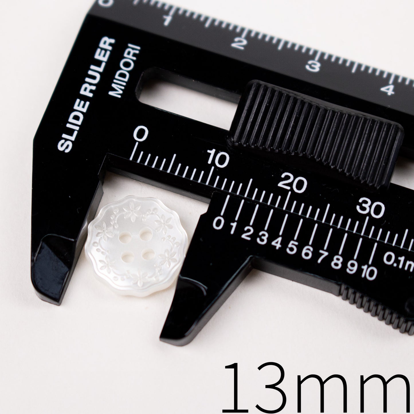 11.5 13 15 18 20mm Embossed Floral Buttons