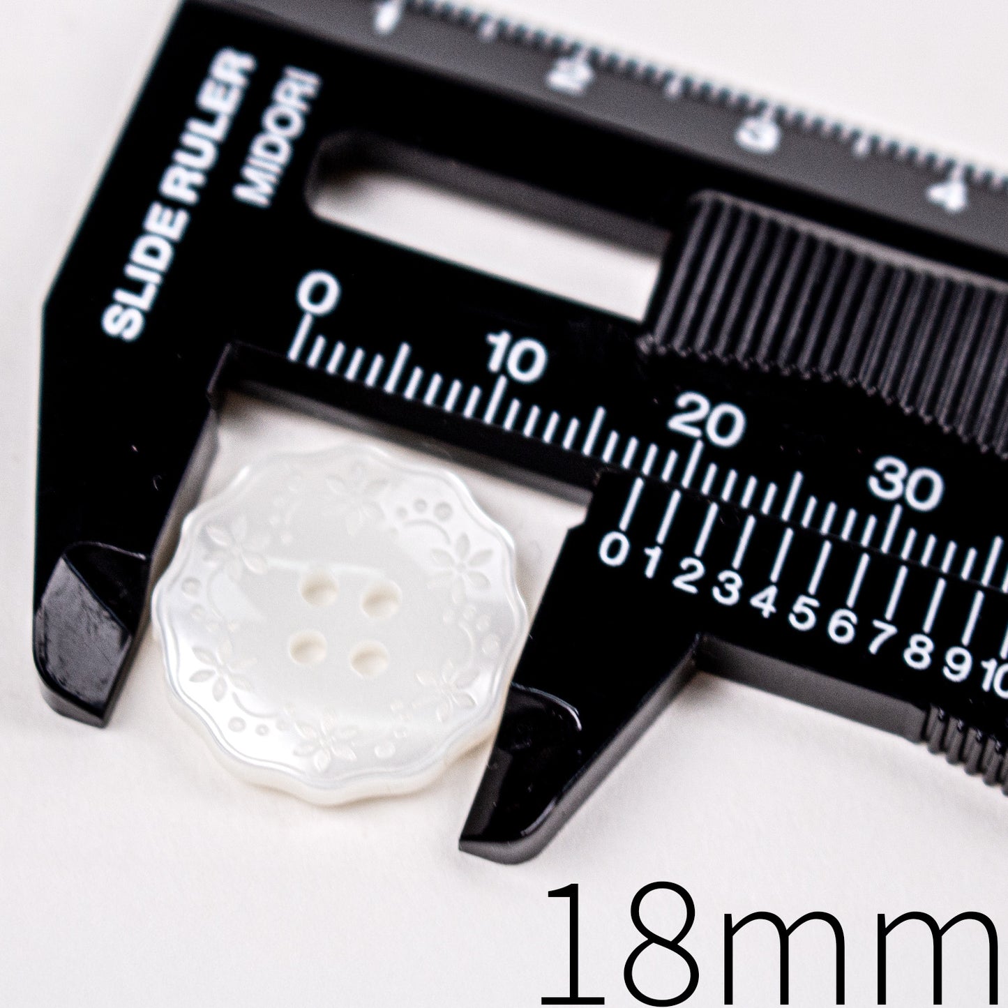 11.5 13 15 18 20mm Embossed Floral Buttons
