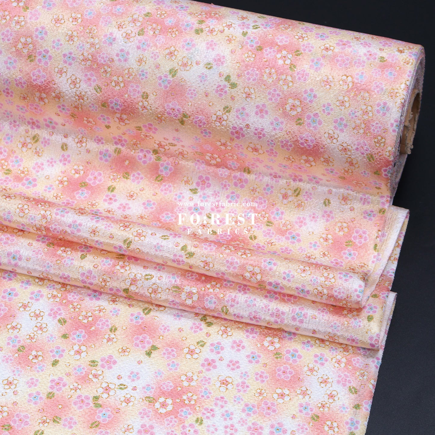 Ichikoshi crepe -  Sakura fabric 3