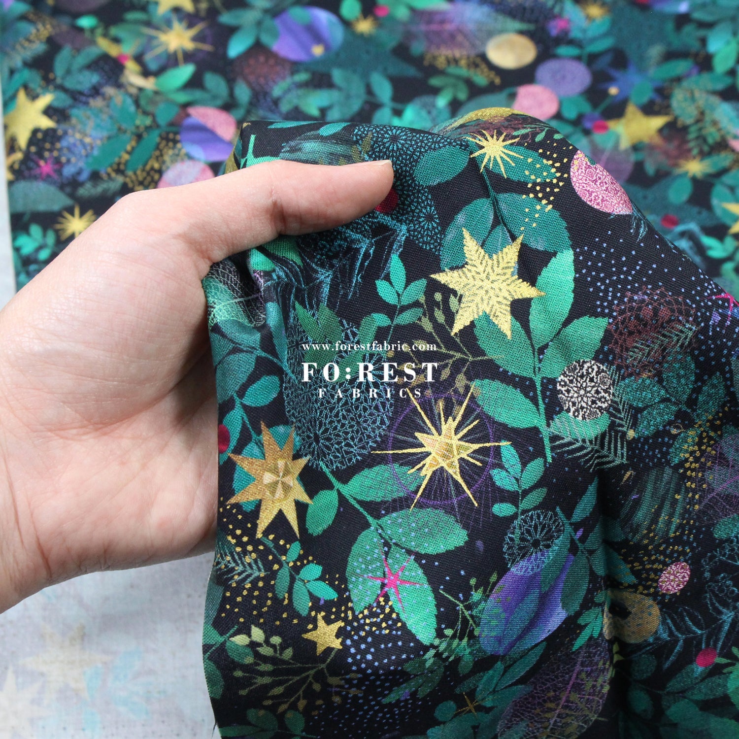 cotton - Christmas Leaf Metallic fabric - FO:REST Fabric 布恩堂Liberty fabrictana lawnjapanese fabricykk zipper