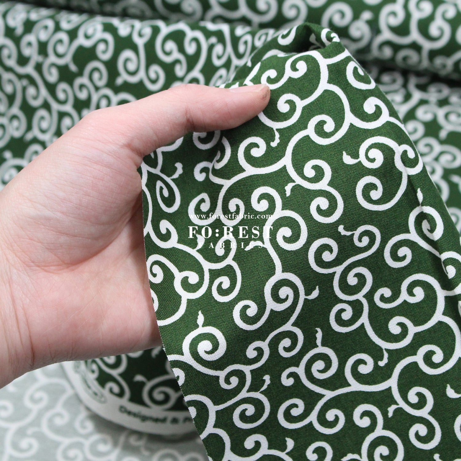 cotton - Japanese Traditional Karakusa (S Size)唐草 fabric de - FO:REST Fabric 布恩堂Liberty fabrictana lawnjapanese fabricykk zipper