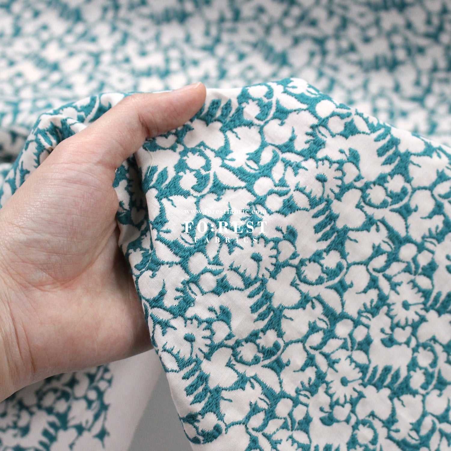 Cotton Lawn Embroidery - Powder Flake Pink x Green - FO:REST Fabric 布恩堂Liberty fabrictana lawnjapanese fabricykk zipper