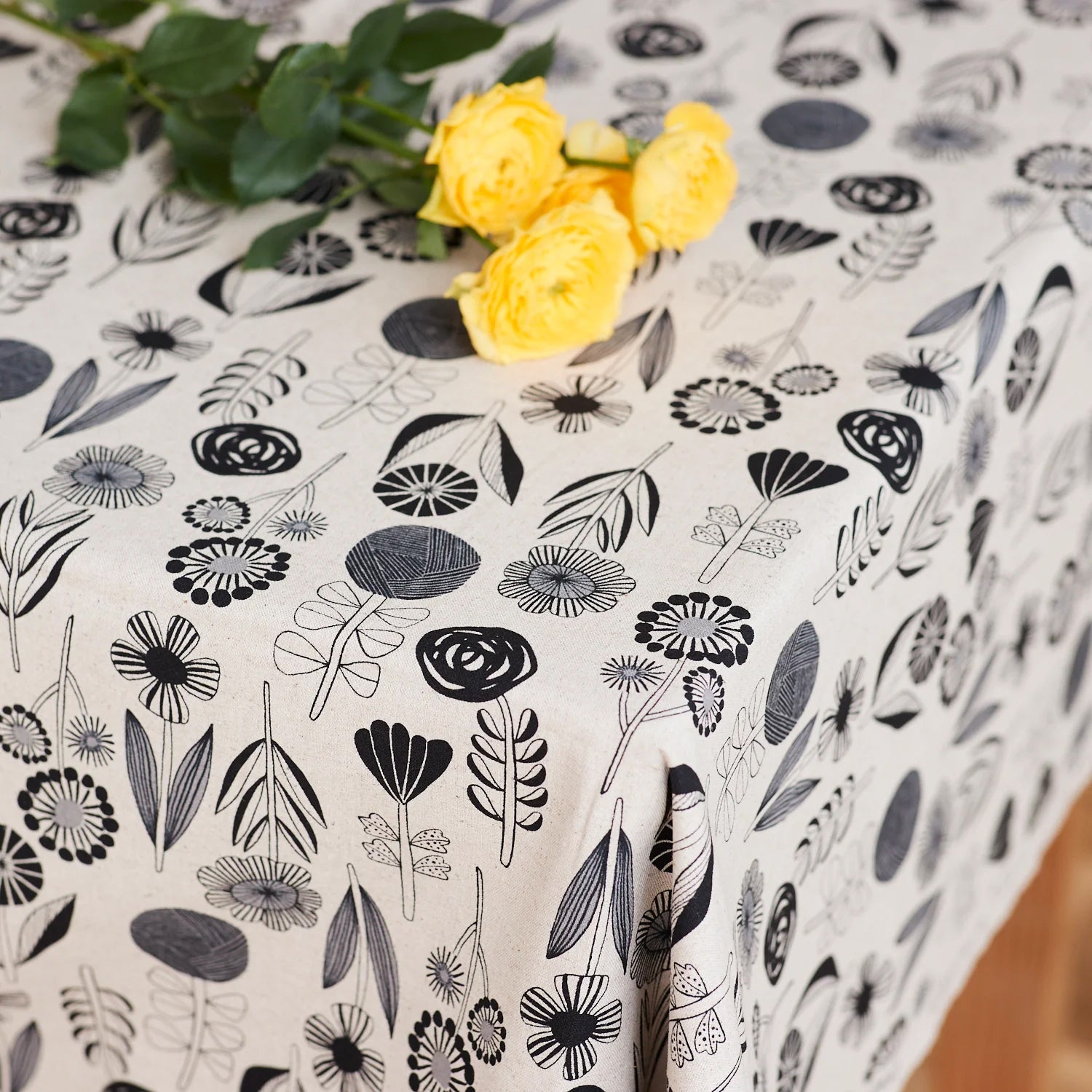 cotton linen - Bloom by bookhou Flower fabric B - FO:REST Fabric 布恩堂Liberty fabrictana lawnjapanese fabricykk zipper