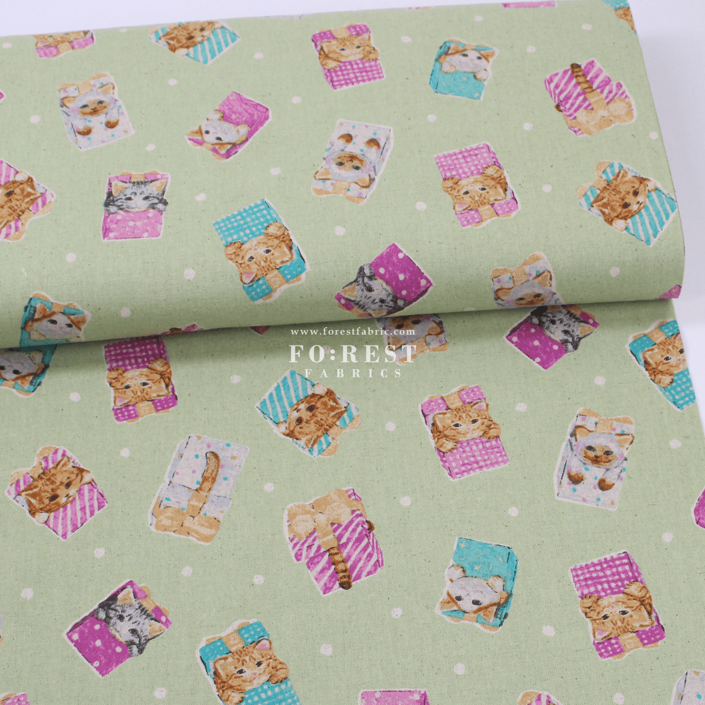 cotton linen - hello from present fabric Green - FO:REST Fabric 布恩堂Liberty fabrictana lawnjapanese fabricykk zipper