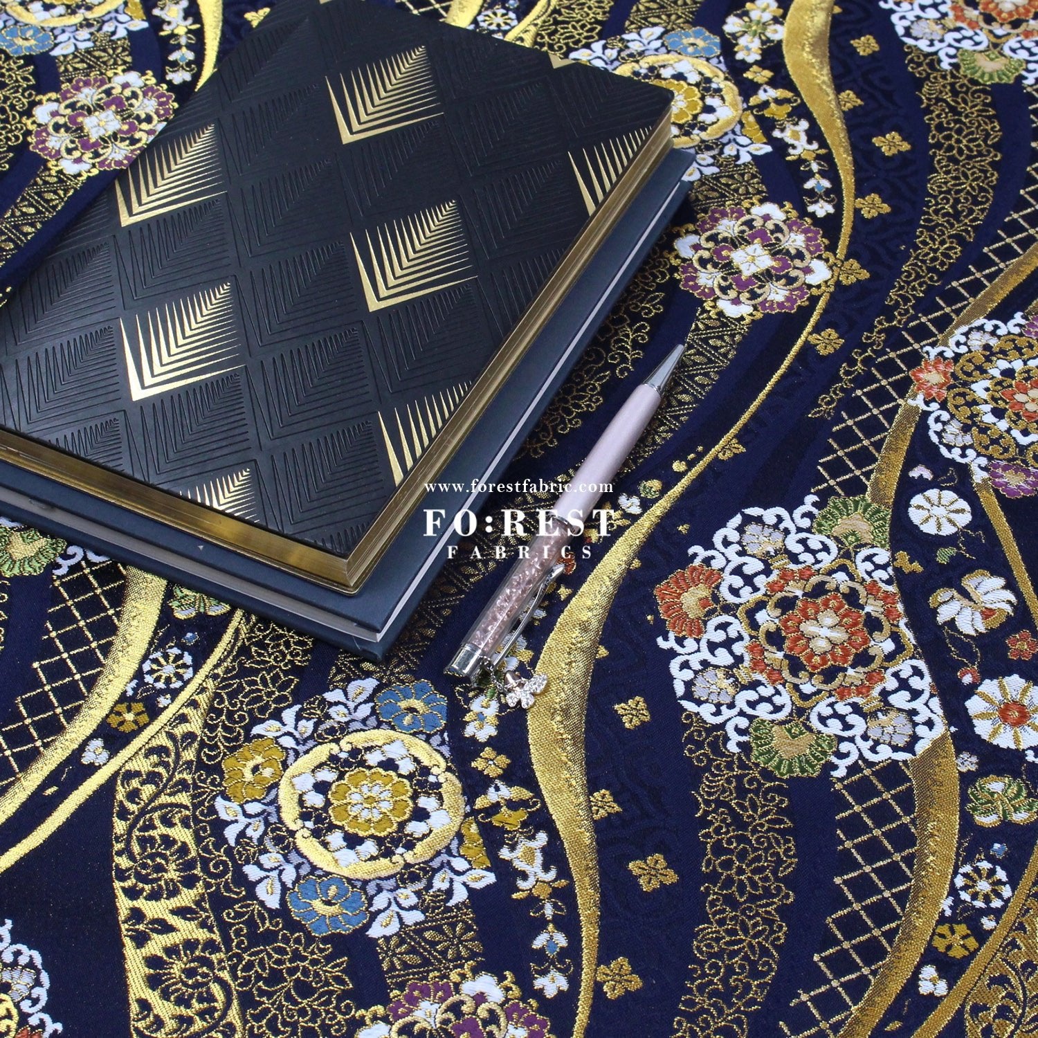 Gold Brocade - 吉祥華文 Auspicious KINRAN fabric - FO:REST Fabric 布恩堂Liberty fabrictana lawnjapanese fabricykk zipper