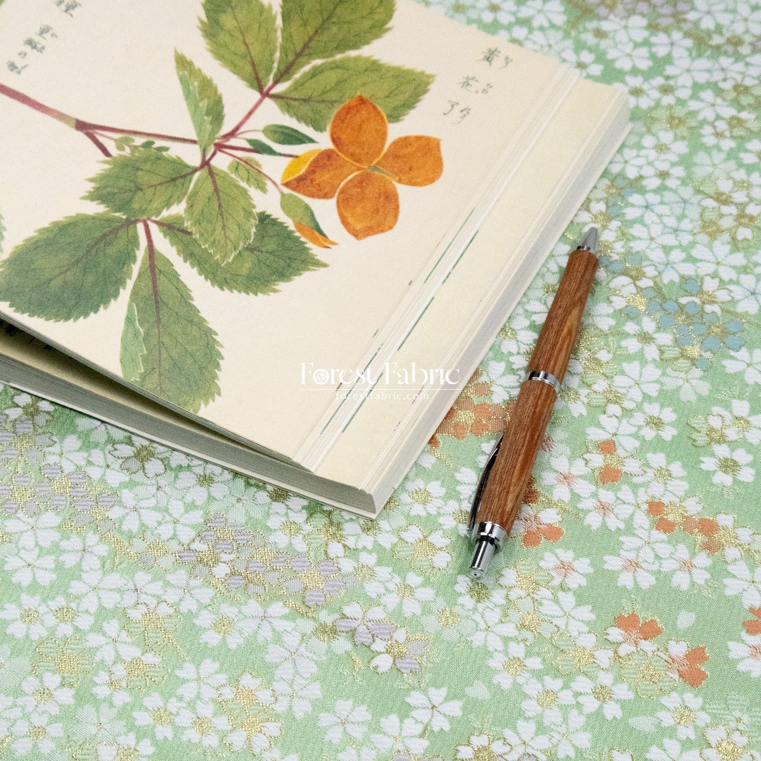 Gold Brocade - full of sakura fabric Green - FO:REST Fabric 布恩堂Liberty fabrictana lawnjapanese fabricykk zipper