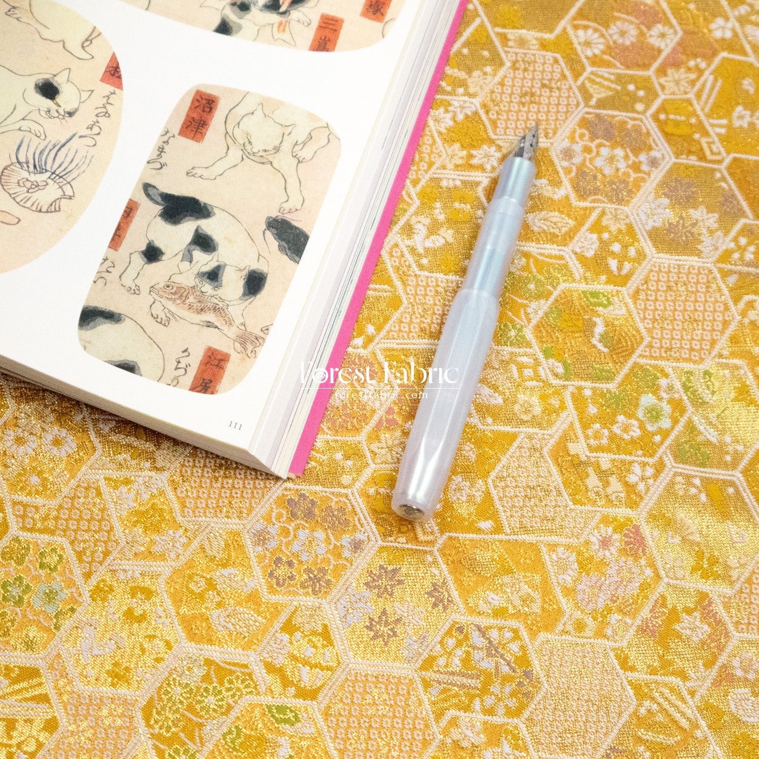 Gold Brocade - Hexagonal Kikko fabric Gold - FO:REST Fabric 布恩堂Liberty fabrictana lawnjapanese fabricykk zipper