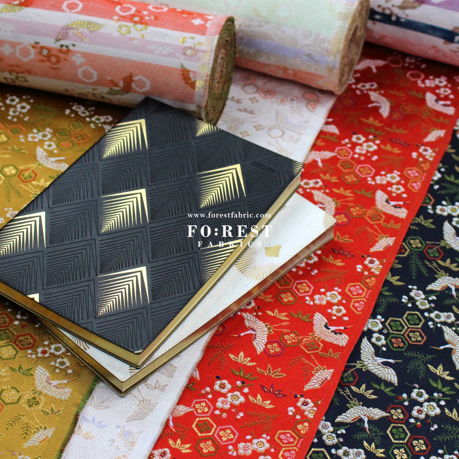 Gold Brocade - Pine Crane fabric - FO:REST Fabric 布恩堂Liberty fabrictana lawnjapanese fabricykk zipper