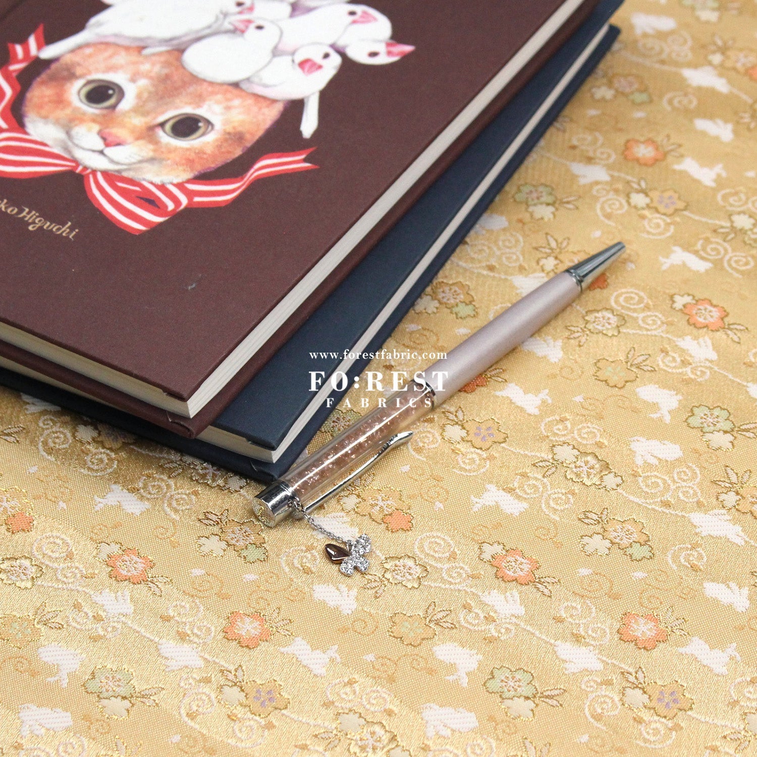 Gold Brocade - Rabbit Cloud fabric Gold - FO:REST Fabric 布恩堂Liberty fabrictana lawnjapanese fabricykk zipper
