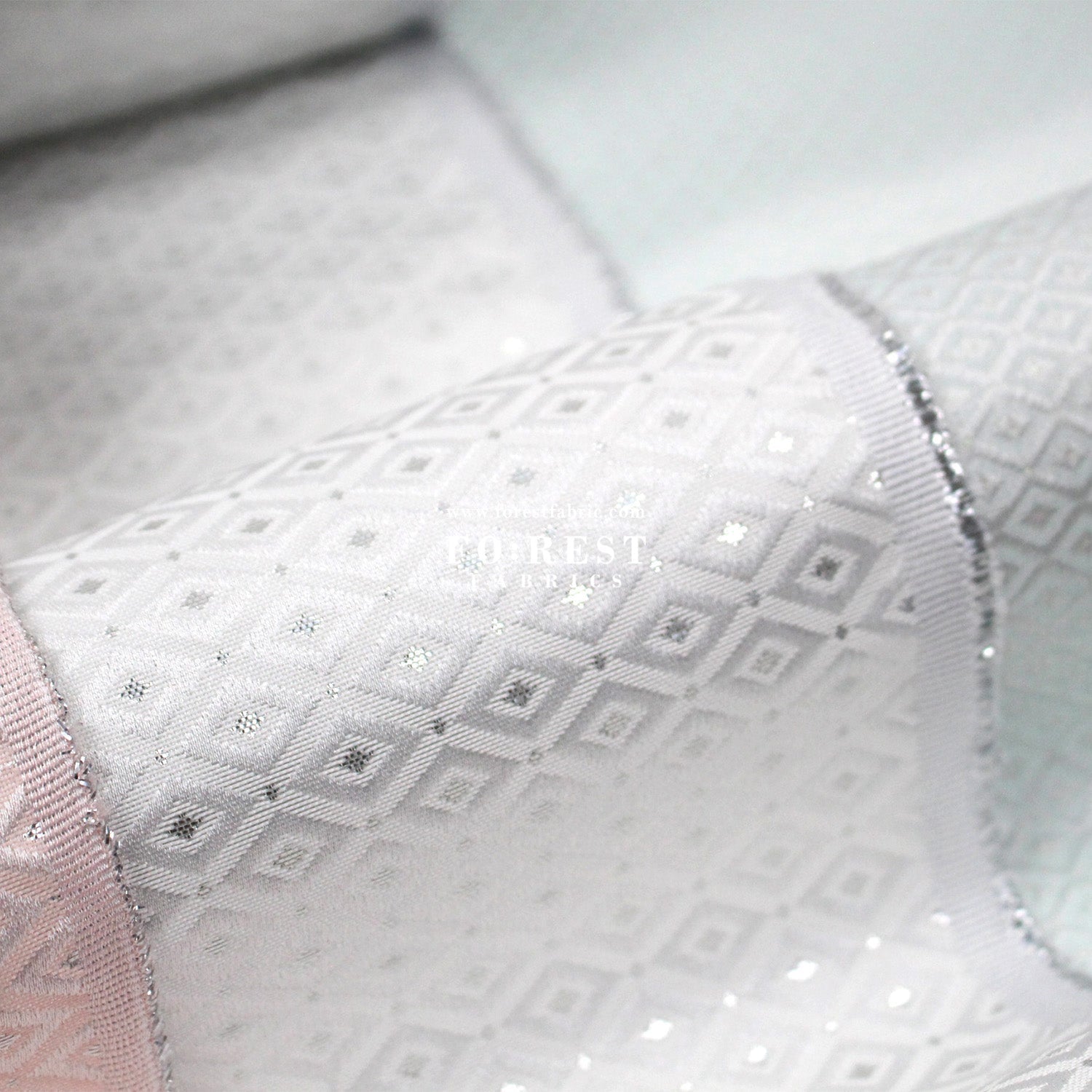 Gold Brocade - Rhombus shape fabric - FO:REST Fabric 布恩堂Liberty fabrictana lawnjapanese fabricykk zipper