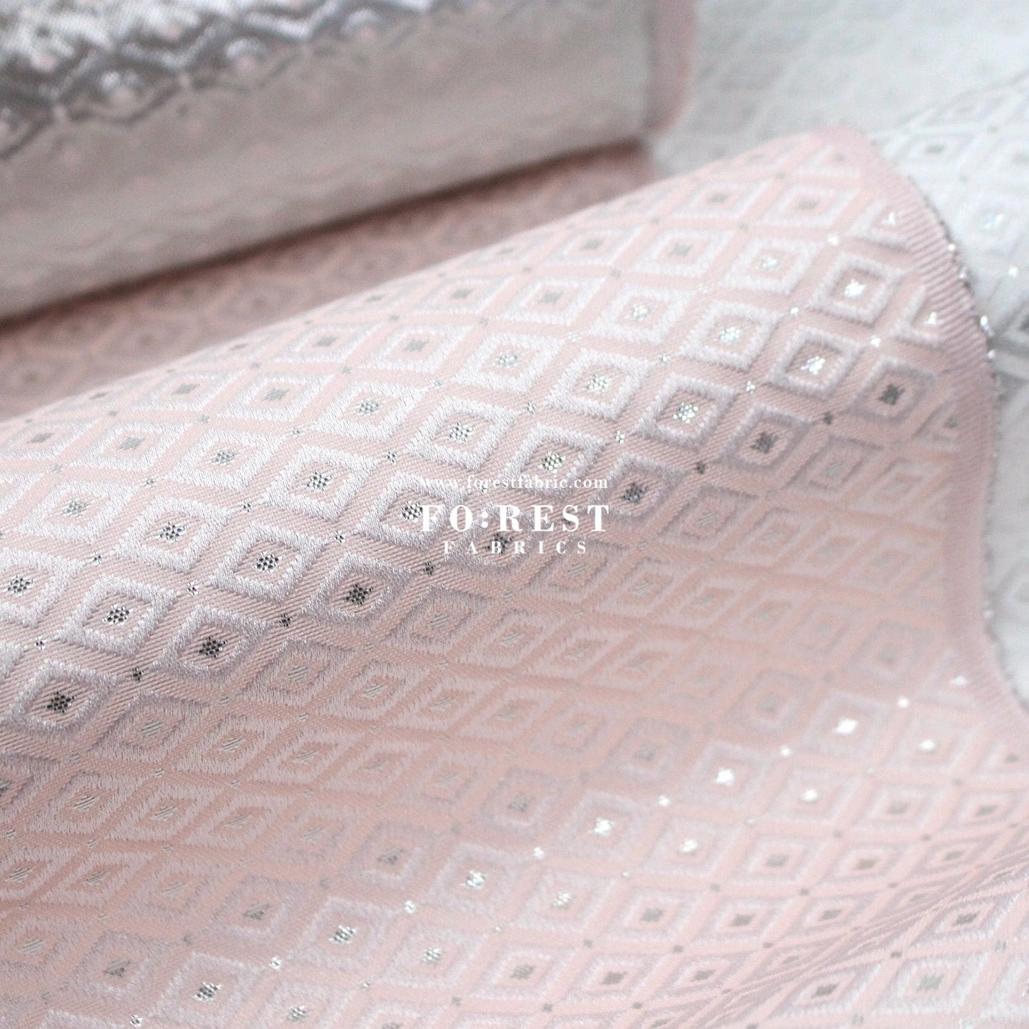 Gold Brocade - Rhombus shape fabric - FO:REST Fabric 布恩堂Liberty fabrictana lawnjapanese fabricykk zipper