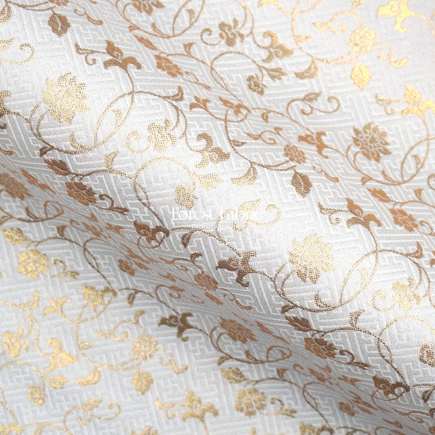 Gold Brocade - Rose vine fabric White - FO:REST Fabric 布恩堂Liberty fabrictana lawnjapanese fabricykk zipper