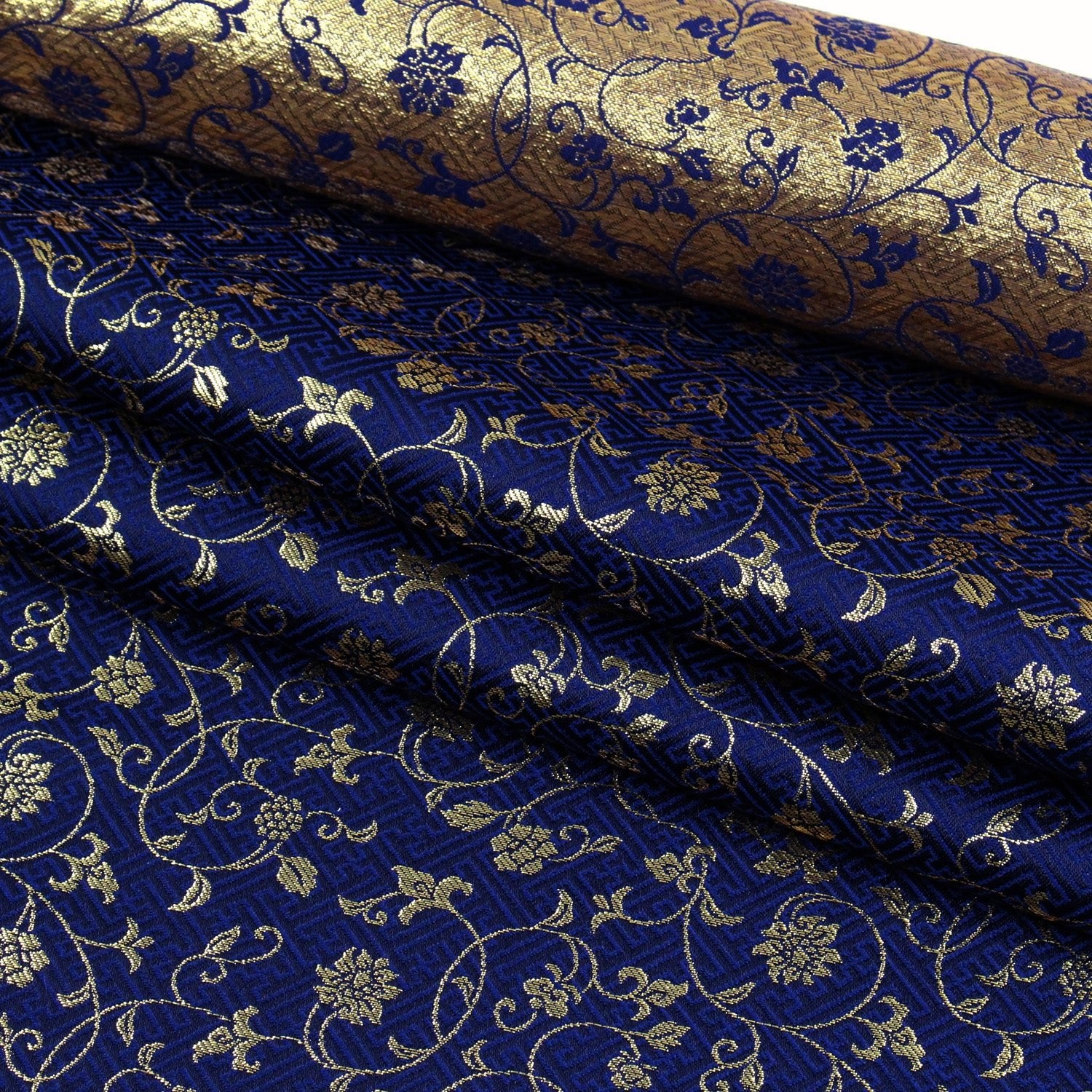 Gold Brocade - Rose vine fabric White - FO:REST Fabric 布恩堂Liberty fabrictana lawnjapanese fabricykk zipper