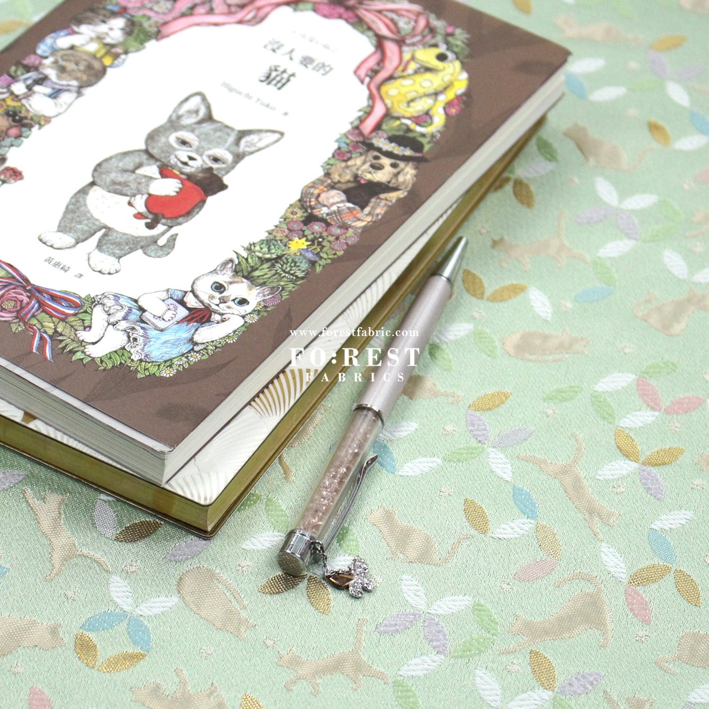 Gold Brocade - Shippo Cats fabric Light Green - FO:REST Fabric 布恩堂Liberty fabrictana lawnjapanese fabricykk zipper
