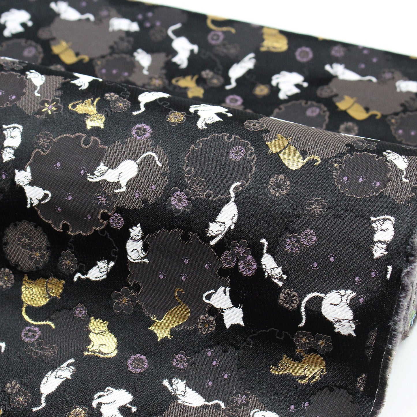 Gold Brocade - Snow Cats fabric Black - FO:REST Fabric 布恩堂Liberty fabrictana lawnjapanese fabricykk zipper