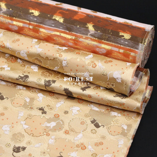 Gold Brocade - Snow Cats fabric Gold - FO:REST Fabric 布恩堂Liberty fabrictana lawnjapanese fabricykk zipper
