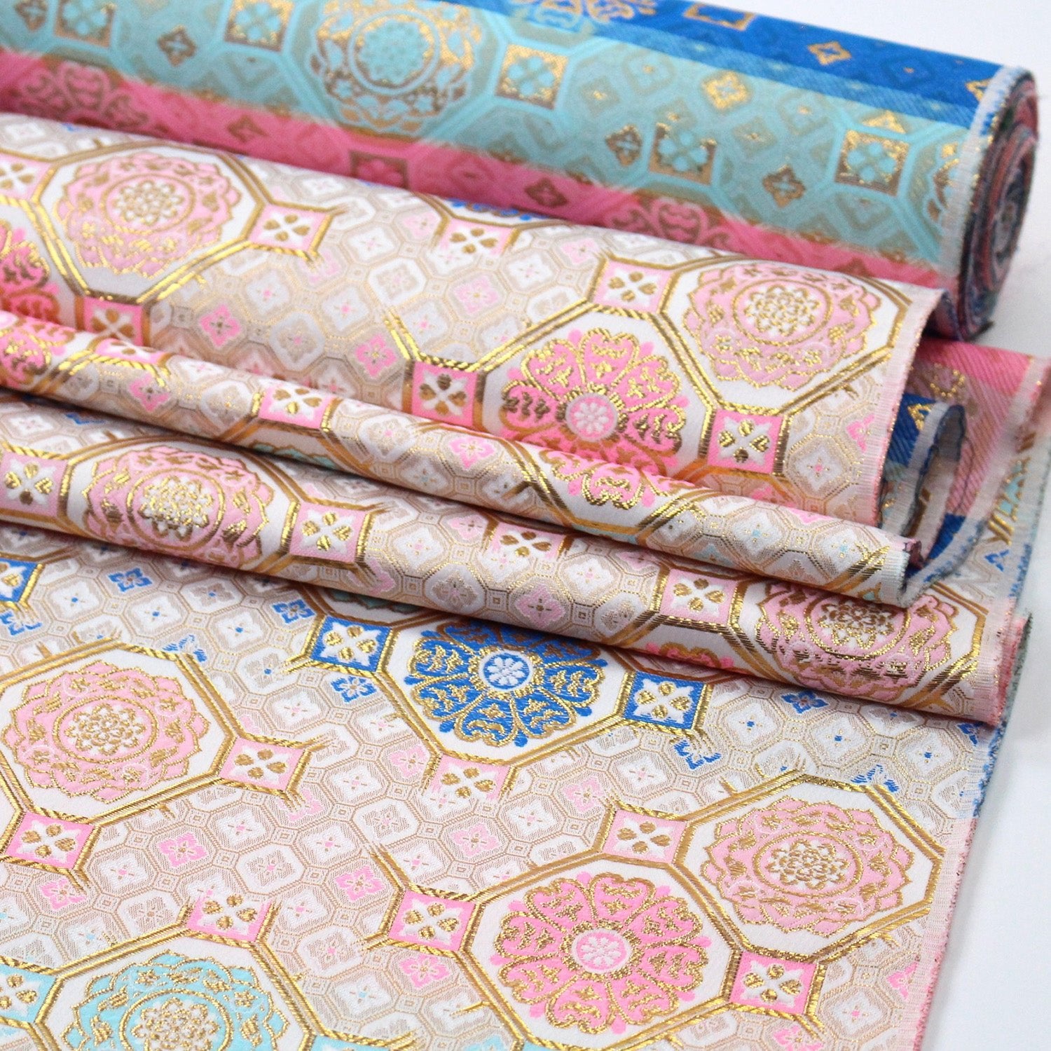 Gold Brocade - 八釜花繋 Snow Pink - FO:REST Fabric 布恩堂Liberty fabrictana lawnjapanese fabricykk zipper