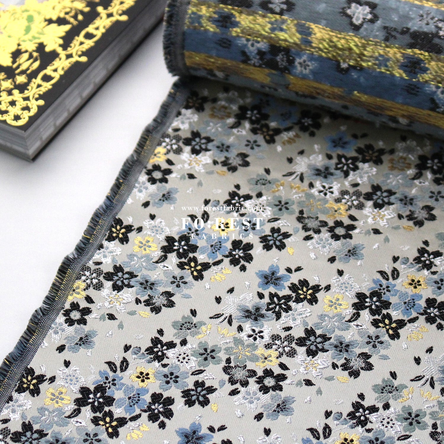 Gold Brocade - sweet Sakura fabric - FO:REST Fabric 布恩堂Liberty fabrictana lawnjapanese fabricykk zipper