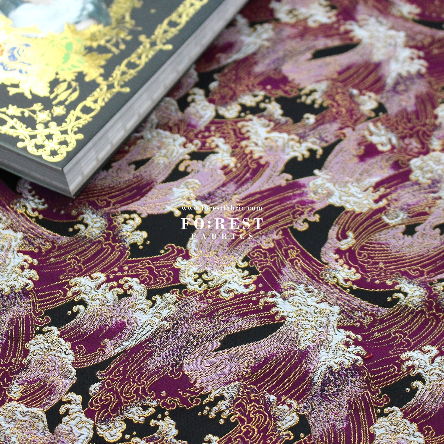 Gold Brocade - The Great Wave沖浪裏 fabric - FO:REST Fabric 布恩堂Liberty fabrictana lawnjapanese fabricykk zipper