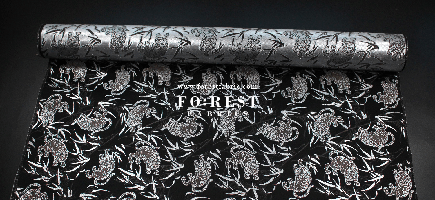 Gold Brocade - Tiger bamboo fabric Silver - FO:REST Fabric 布恩堂Liberty fabrictana lawnjapanese fabricykk zipper