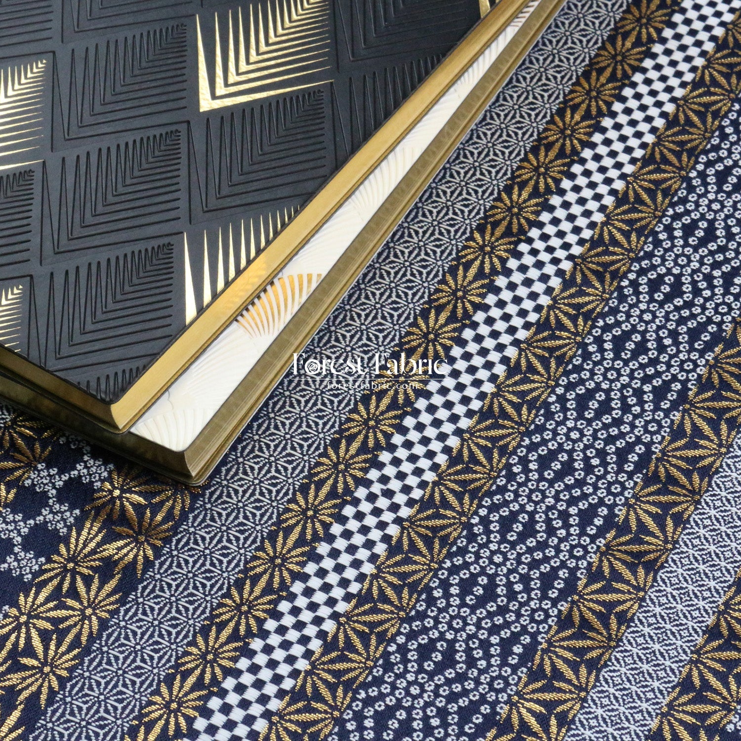Gold Brocade - Tradition Strip fabric Navy Gold - FO:REST Fabric 布恩堂Liberty fabrictana lawnjapanese fabricykk zipper
