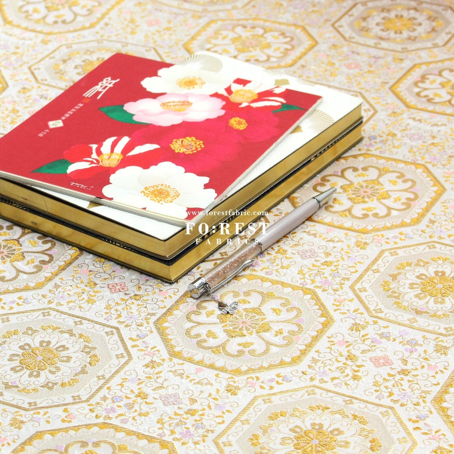 Gold Brocade - 八釜花繋 White - FO:REST Fabric 布恩堂Liberty fabrictana lawnjapanese fabricykk zipper