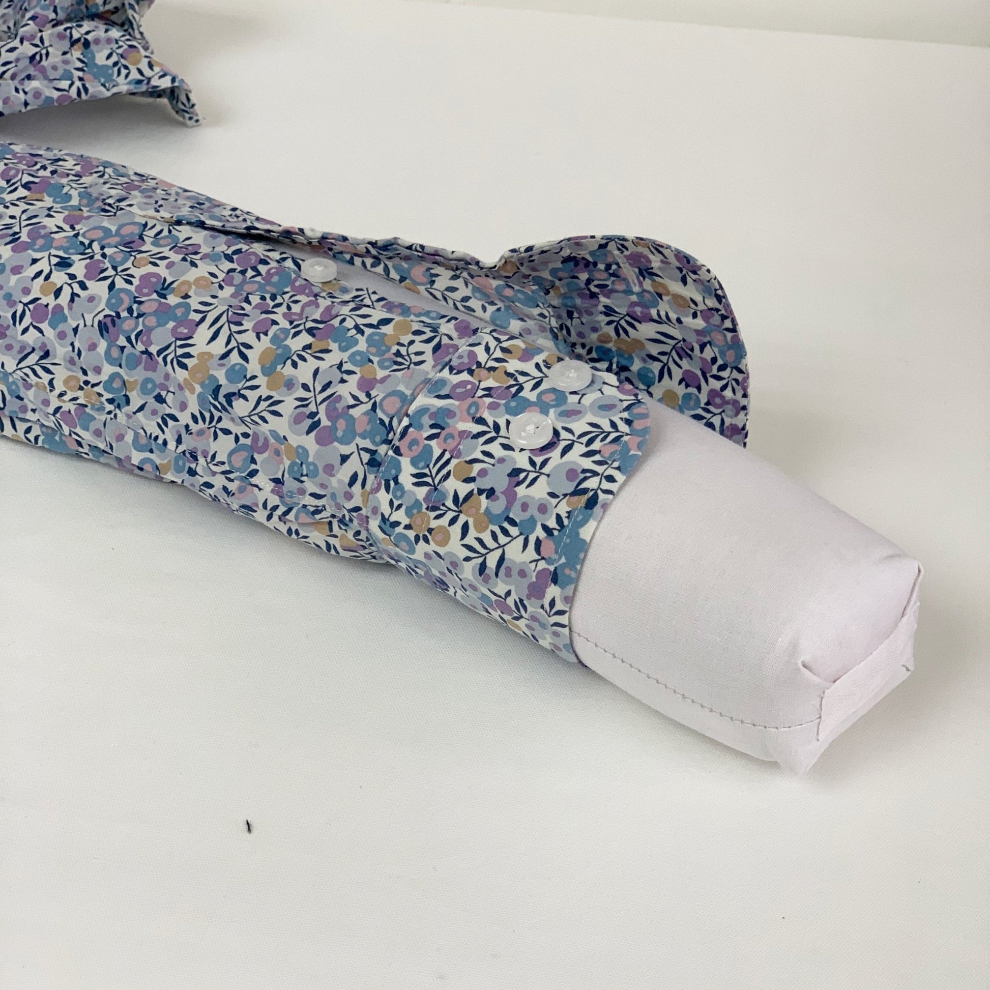 Ironing pillows Sleeves 輕便熨袖枕 - FO:REST Fabric 布恩堂Liberty fabrictana lawnjapanese fabricykk zipper