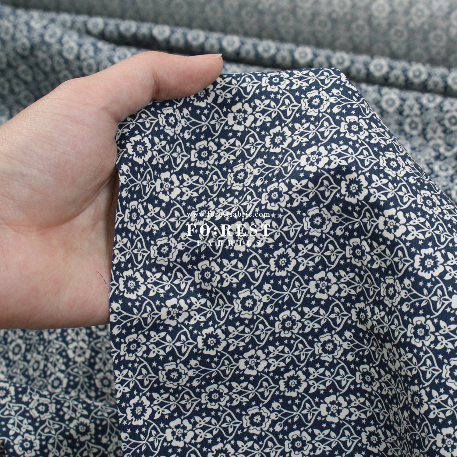 Liberty of London (Cotton Poplin Fabric) - King B - FO:REST Fabric 布恩堂Liberty fabrictana lawnjapanese fabricykk zipper