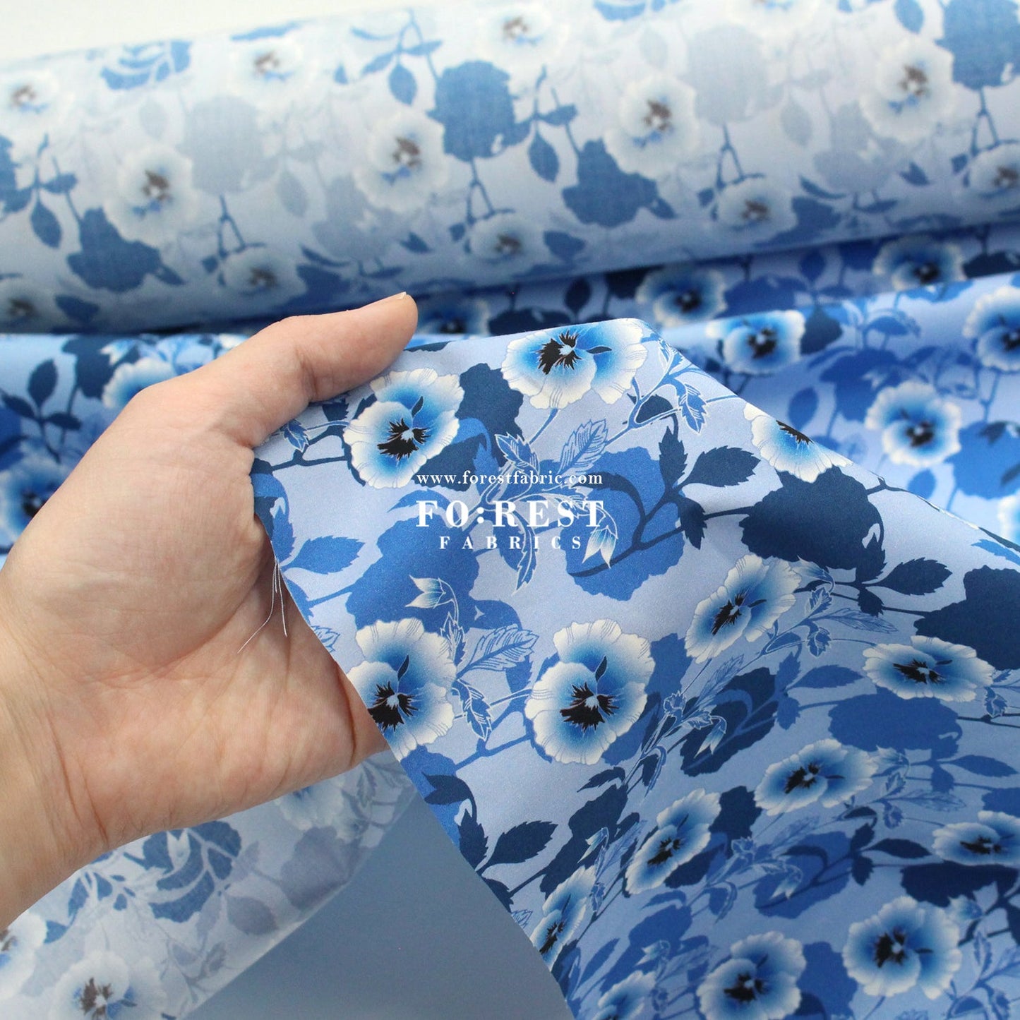 Liberty of London (Cotton Poplin Fabric) - Pansy Dot C - FO:REST Fabric 布恩堂Liberty fabrictana lawnjapanese fabricykk zipper