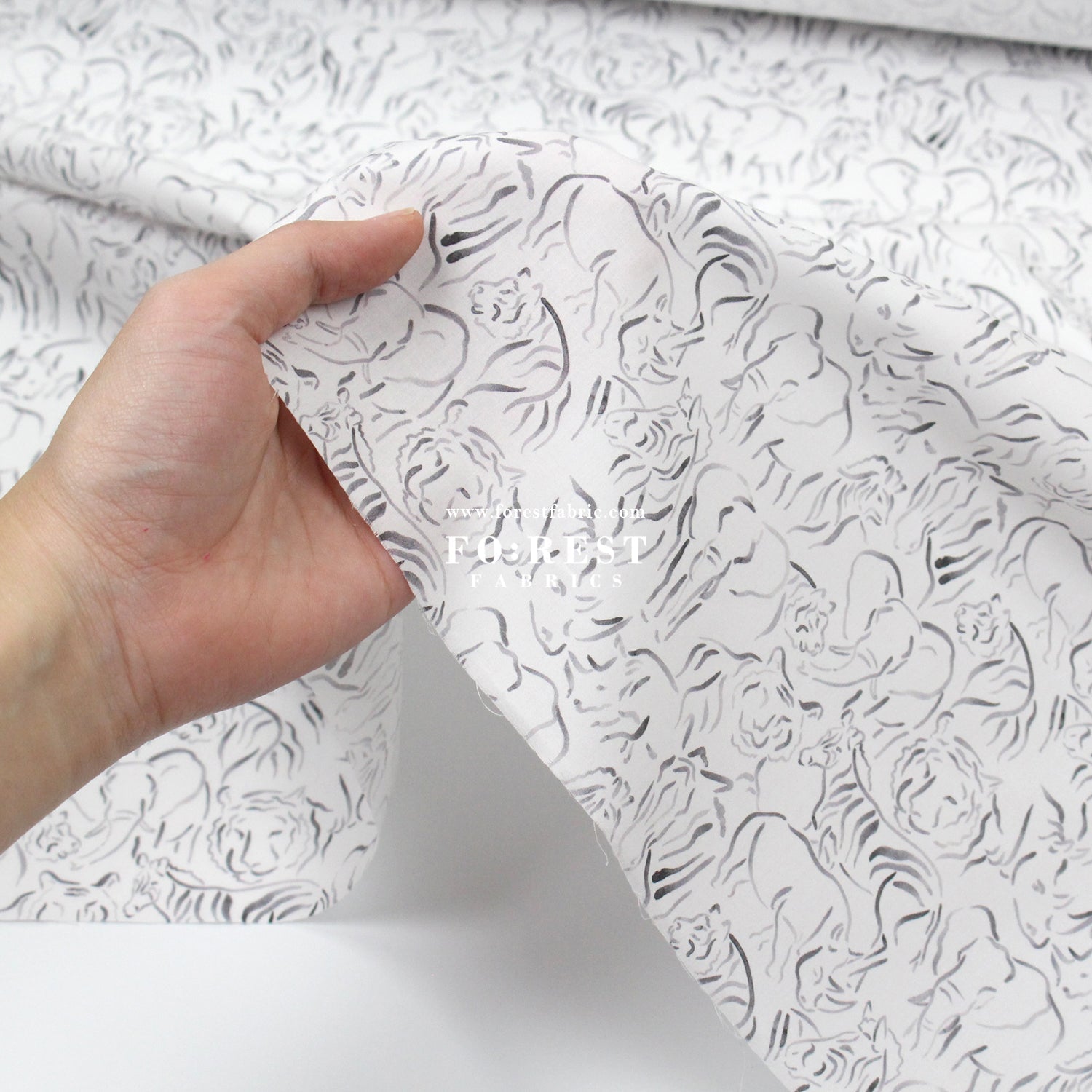 Liberty of London (Cotton Poplin Fabric) - Yusuf - FO:REST Fabric 布恩堂Liberty fabrictana lawnjapanese fabricykk zipper