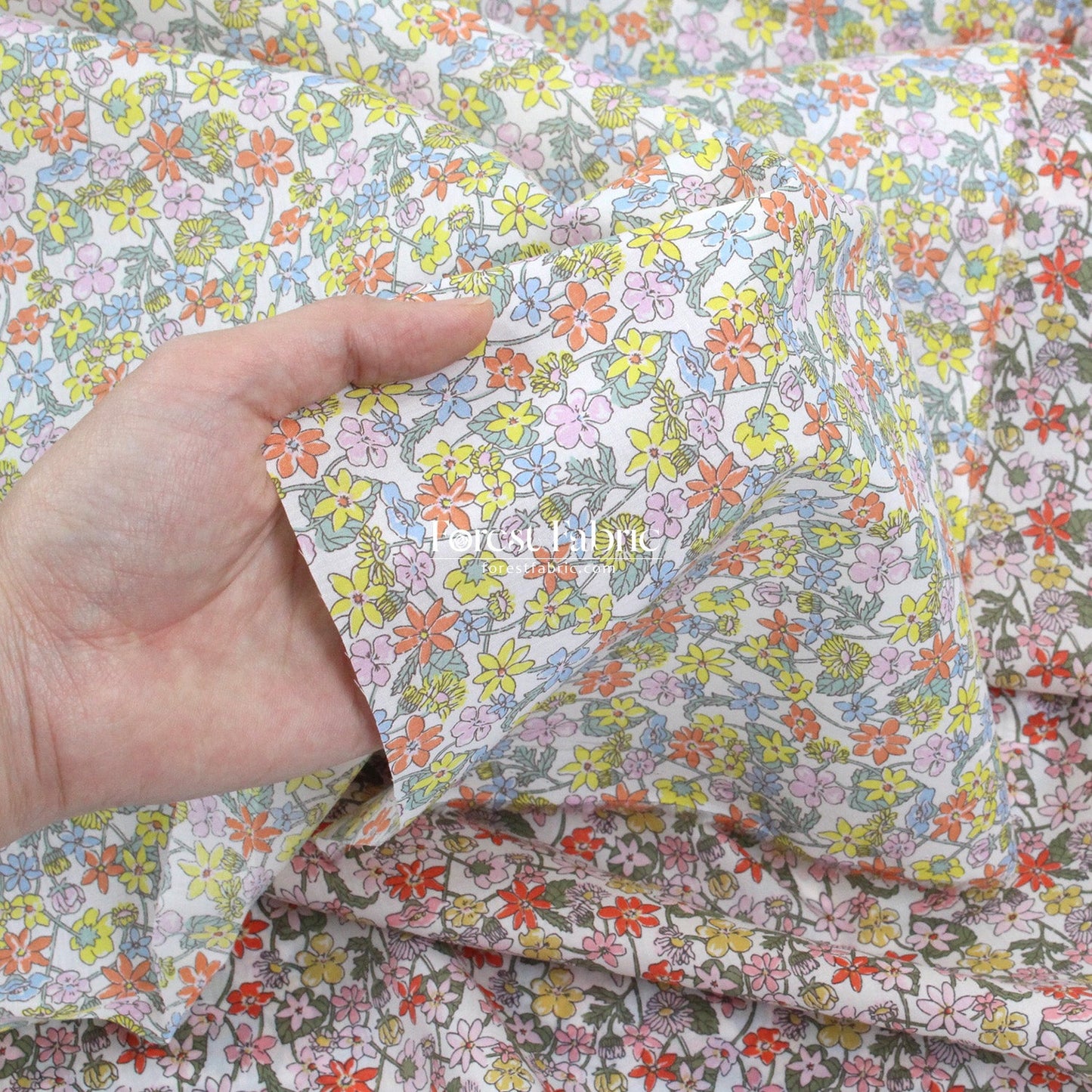 Liberty of London (Cotton Tana Lawn Fabric) - Carmella Daisy - FO:REST Fabric 布恩堂Liberty fabrictana lawnjapanese fabricykk zipper