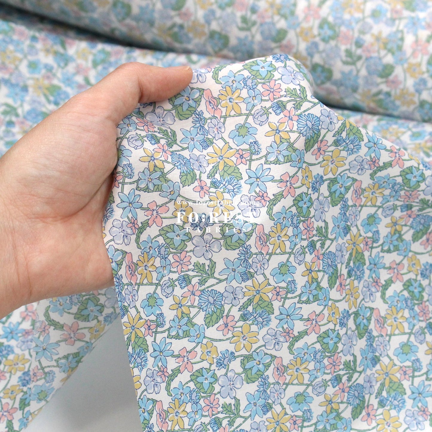 Liberty of London (Cotton Tana Lawn Fabric) - Carmella Daisy - FO:REST Fabric 布恩堂Liberty fabrictana lawnjapanese fabricykk zipper
