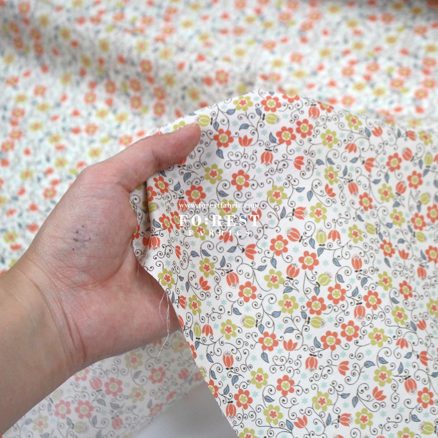 Liberty of London (Cotton Tana Lawn Fabric) - Clemmie - FO:REST Fabric 布恩堂Liberty fabrictana lawnjapanese fabricykk zipper