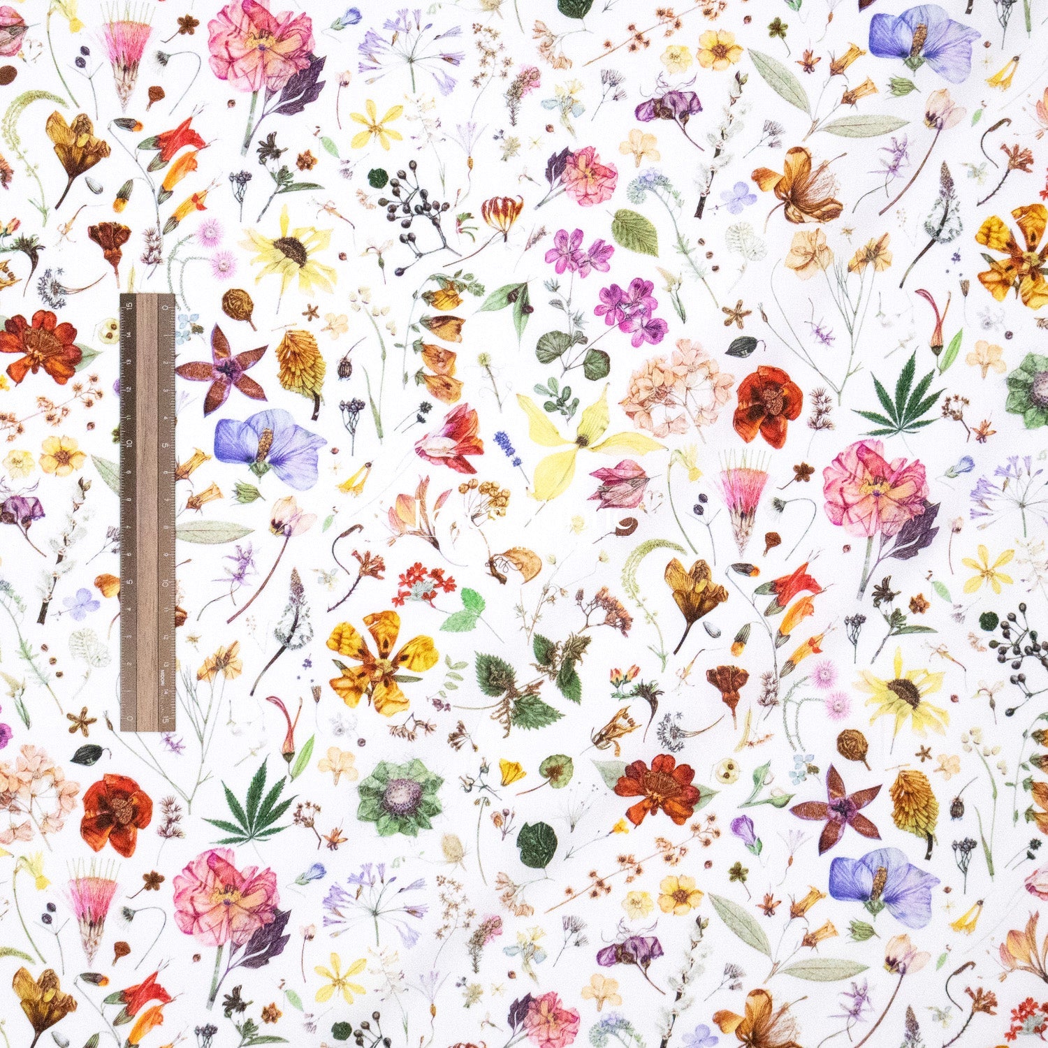 Liberty of London (Cotton Tana Lawn Fabric) - Floral eve Black - FO:REST Fabric 布恩堂Liberty fabrictana lawnjapanese fabricykk zipper