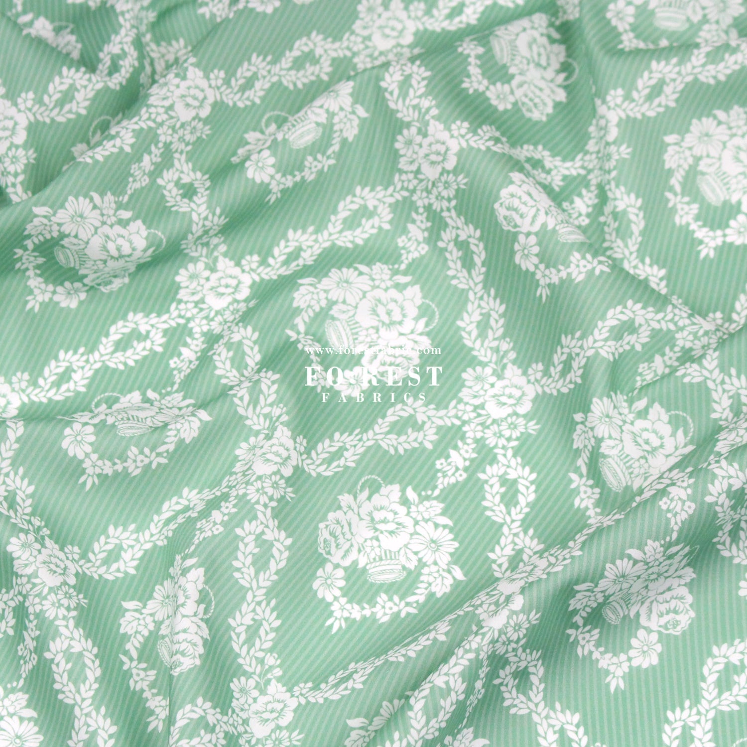 Liberty of London (Cotton Tana Lawn Fabric) - Garland Hampers B - FO:REST Fabric 布恩堂Liberty fabrictana lawnjapanese fabricykk zipper