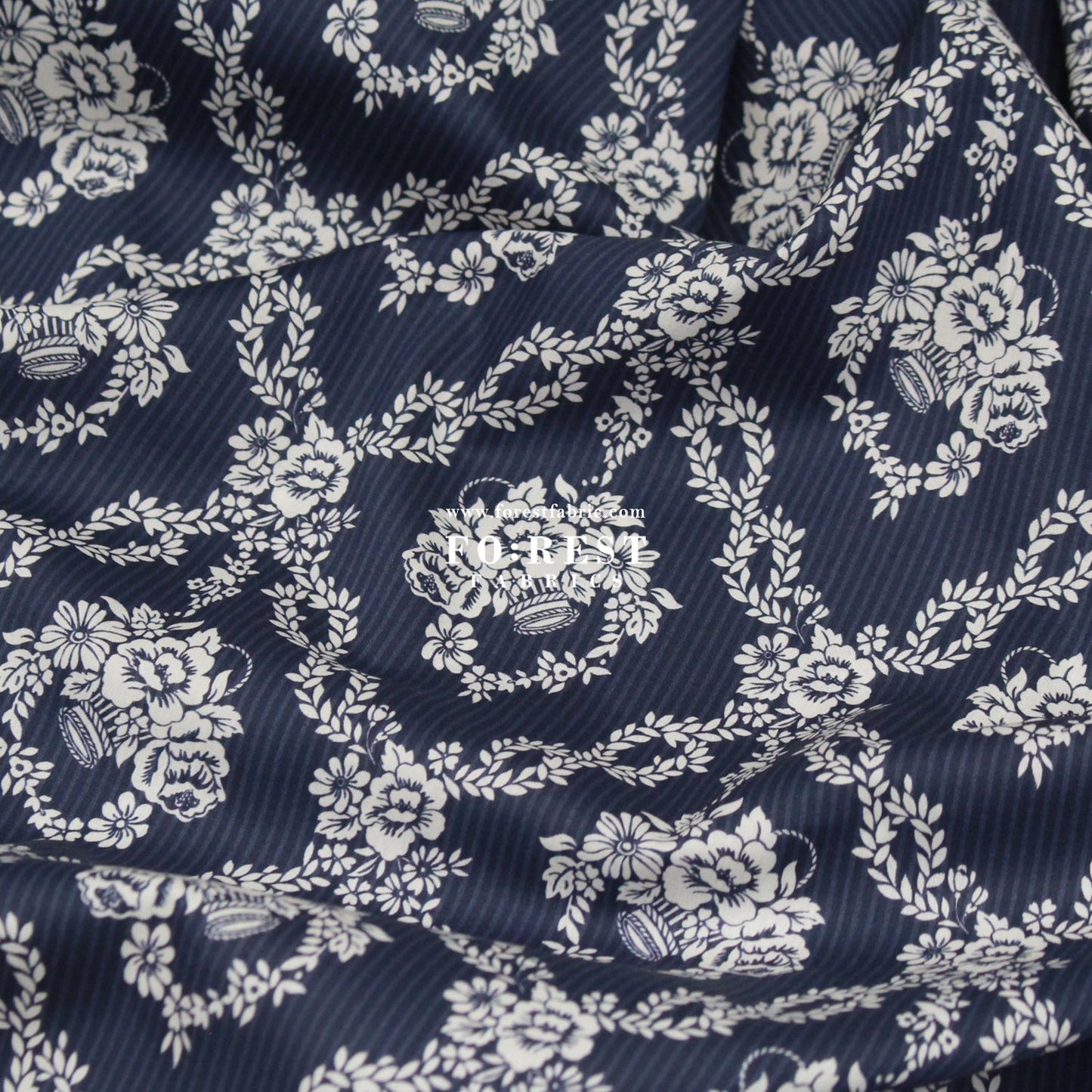 Liberty of London (Cotton Tana Lawn Fabric) - Garland Hampers C - FO:REST Fabric 布恩堂Liberty fabrictana lawnjapanese fabricykk zipper