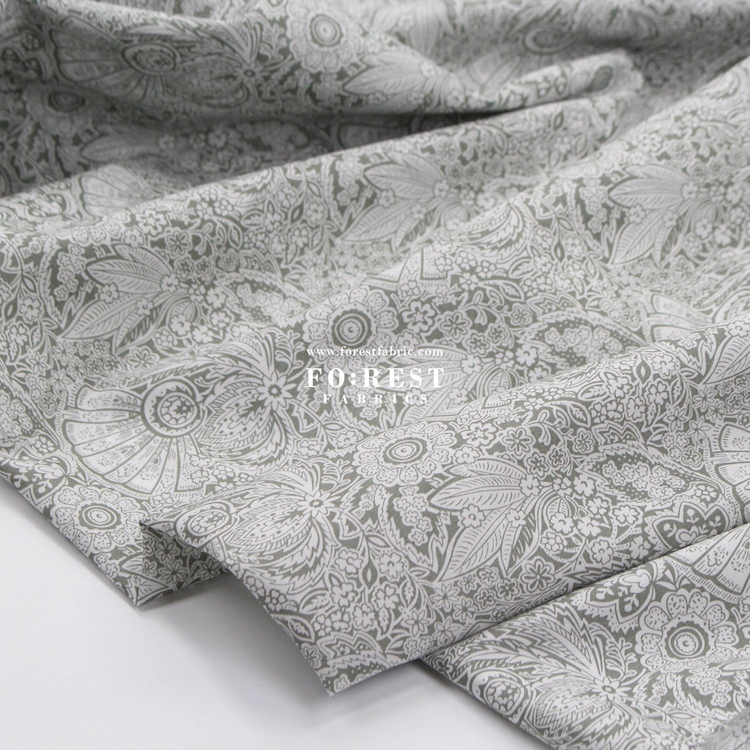 Liberty of London (Cotton Tana Lawn Fabric) - Jungle of Dreams B - FO:REST Fabric 布恩堂Liberty fabrictana lawnjapanese fabricykk zipper