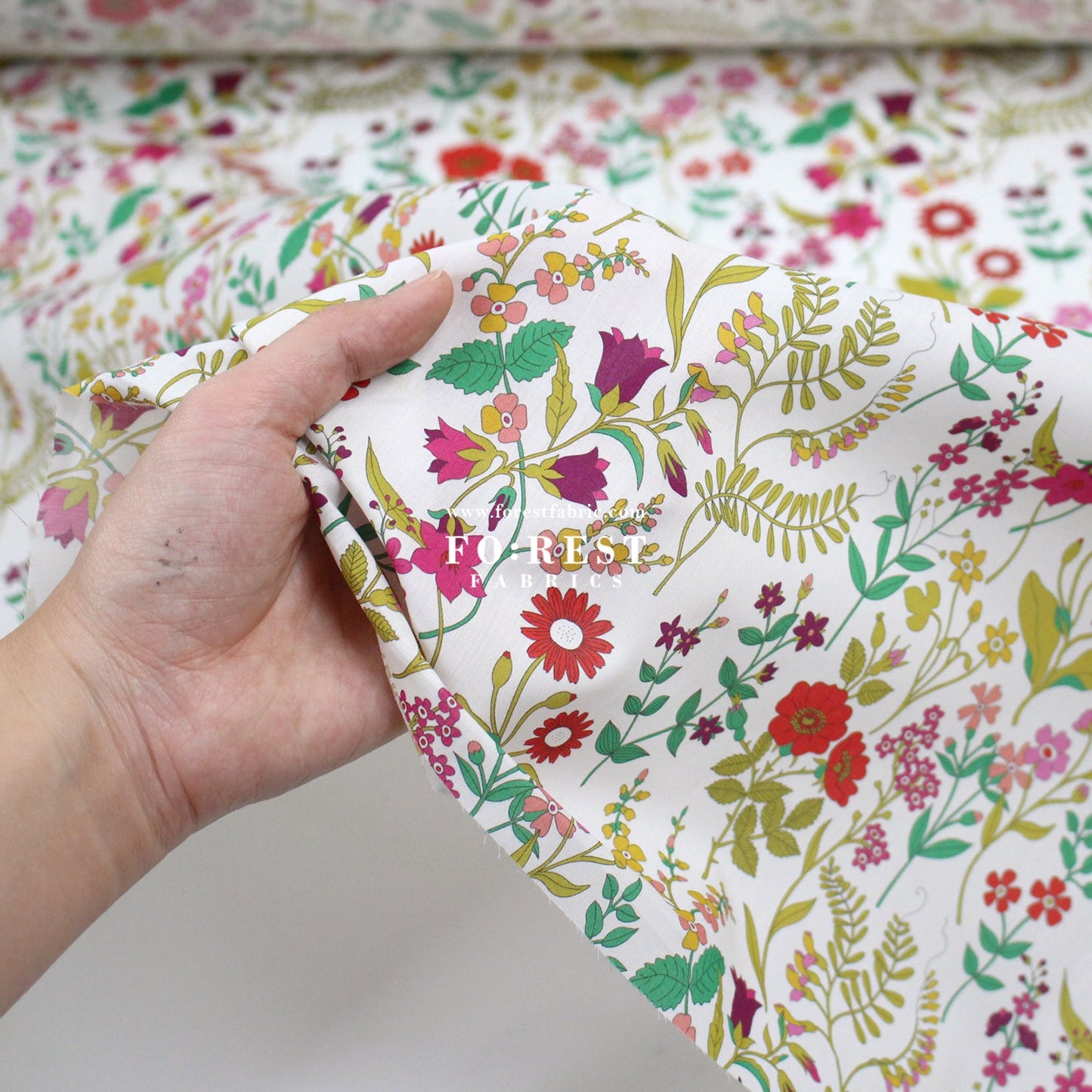 Liberty of London (Cotton Tana Lawn Fabric) - Lola weisselberg - FO:REST Fabric 布恩堂Liberty fabrictana lawnjapanese fabricykk zipper
